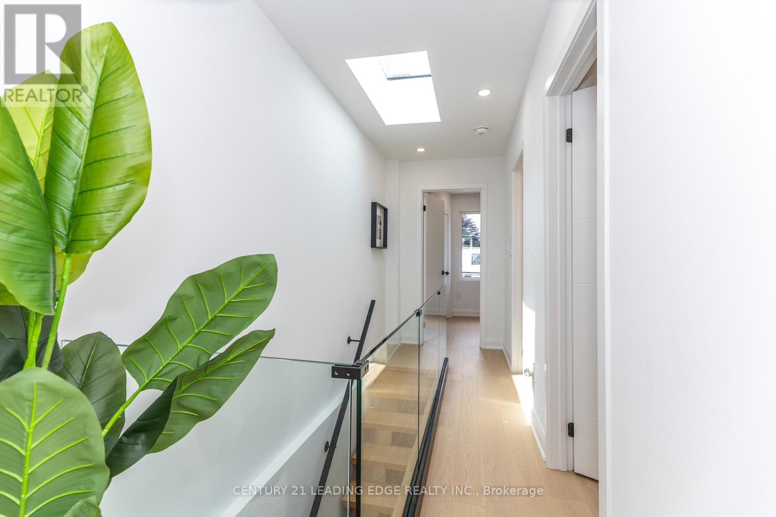 12 Marigold Avenue, Toronto, Ontario  M4M 3B2 - Photo 14 - E13495142