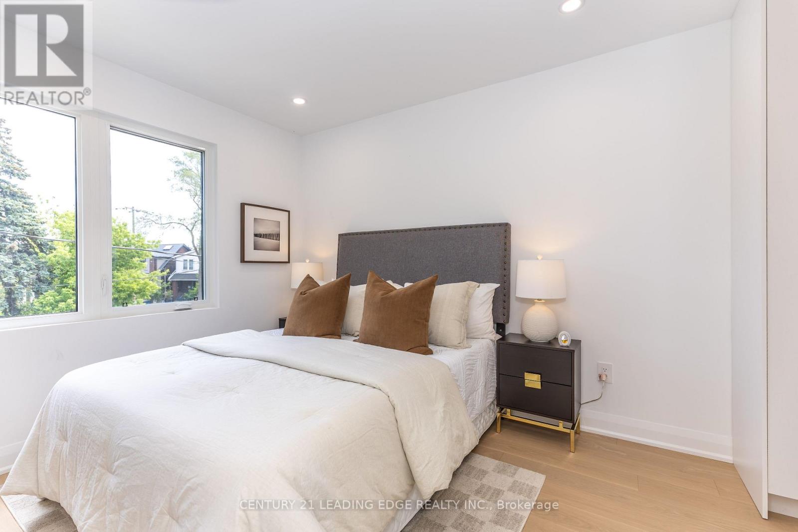 12 Marigold Avenue, Toronto, Ontario  M4M 3B2 - Photo 15 - E13495142