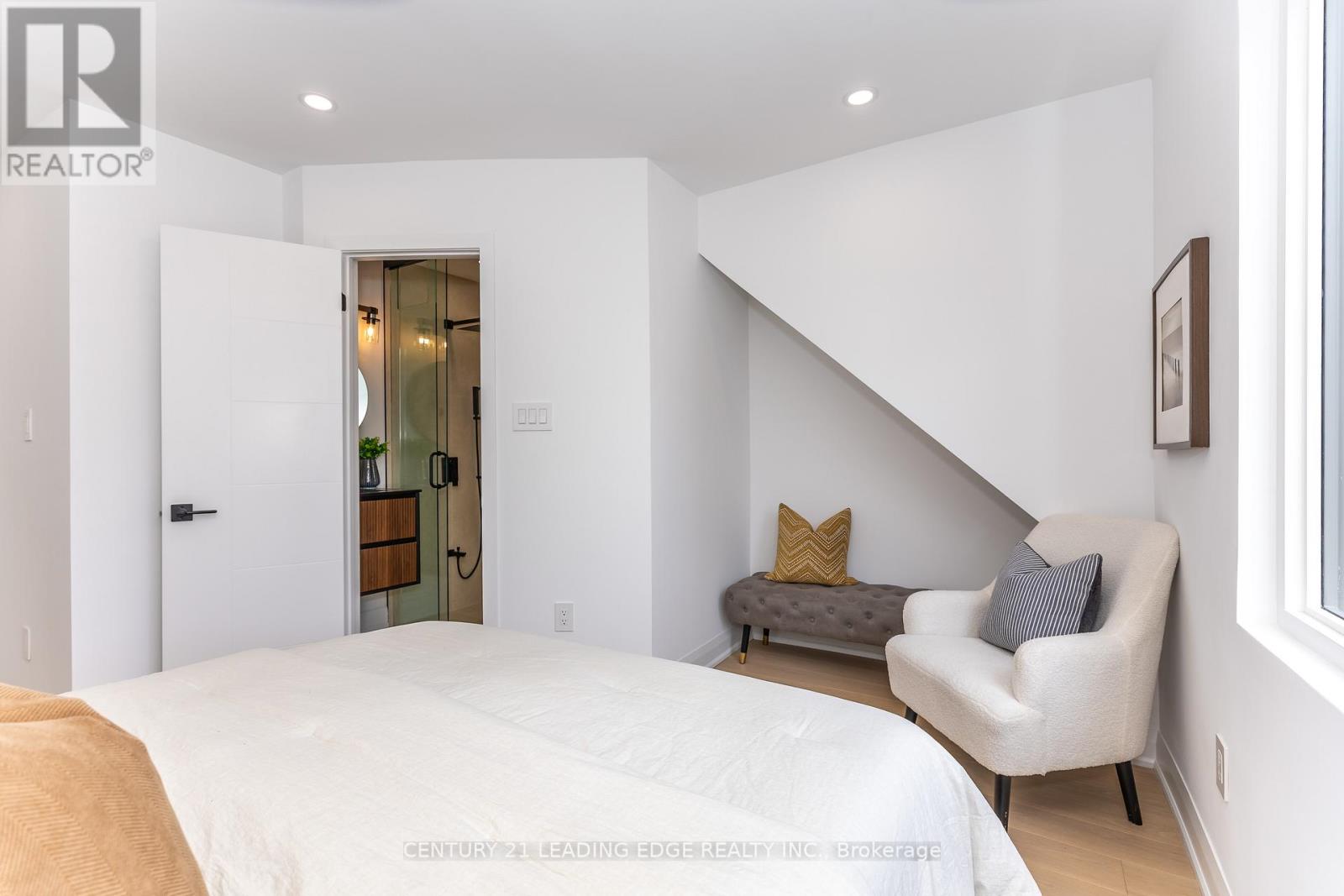 12 Marigold Avenue, Toronto, Ontario  M4M 3B2 - Photo 16 - E13495142