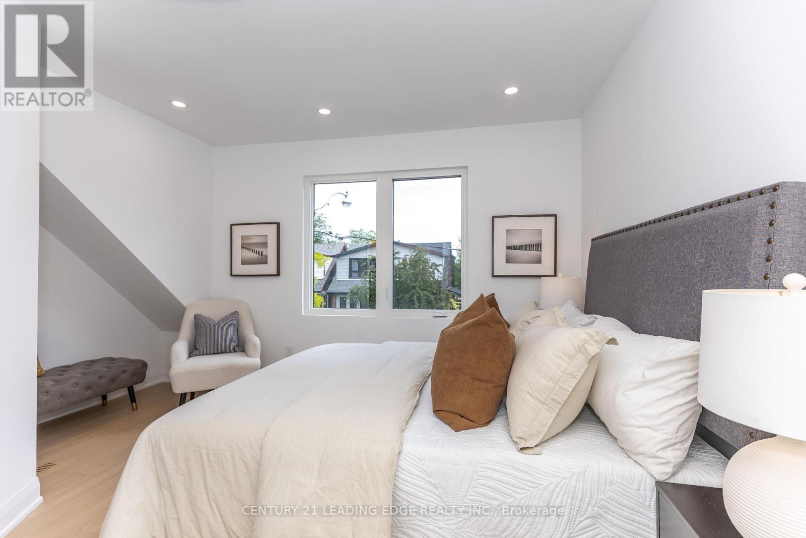 12 Marigold Avenue, Toronto, Ontario  M4M 3B2 - Photo 17 - E13495142
