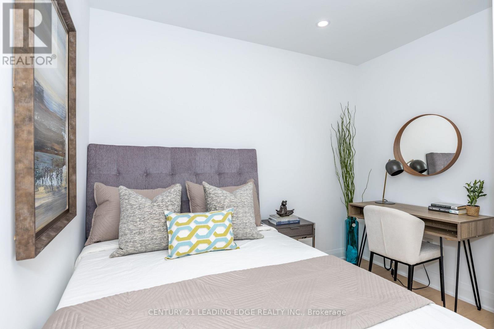 12 Marigold Avenue, Toronto, Ontario  M4M 3B2 - Photo 24 - E13495142