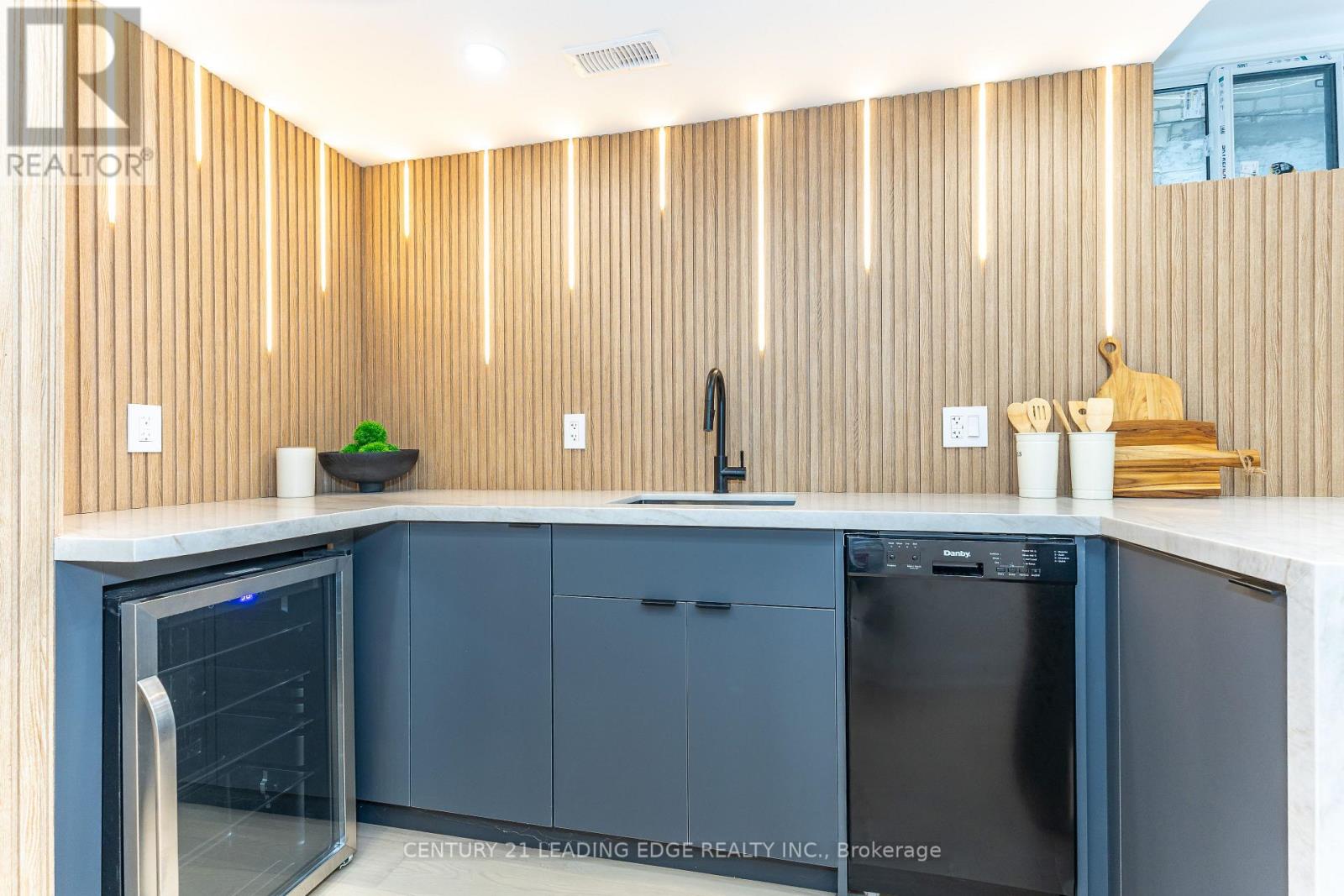12 Marigold Avenue, Toronto, Ontario  M4M 3B2 - Photo 29 - E13495142