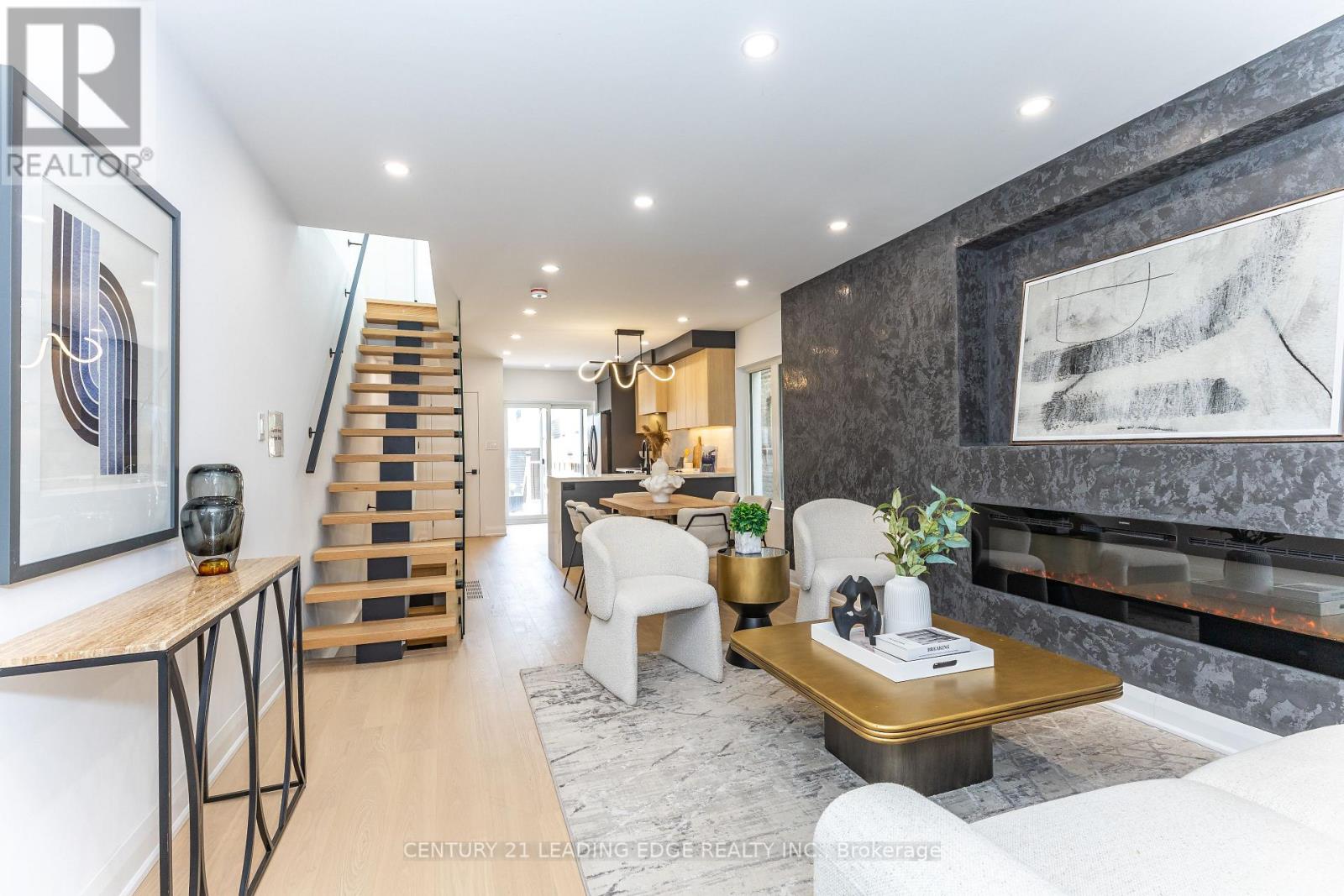 12 Marigold Avenue, Toronto, Ontario  M4M 3B2 - Photo 3 - E13495142