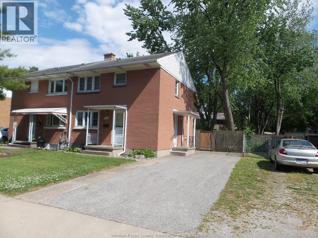 2163 COLLEGE AVENUE, Windsor, Ontario