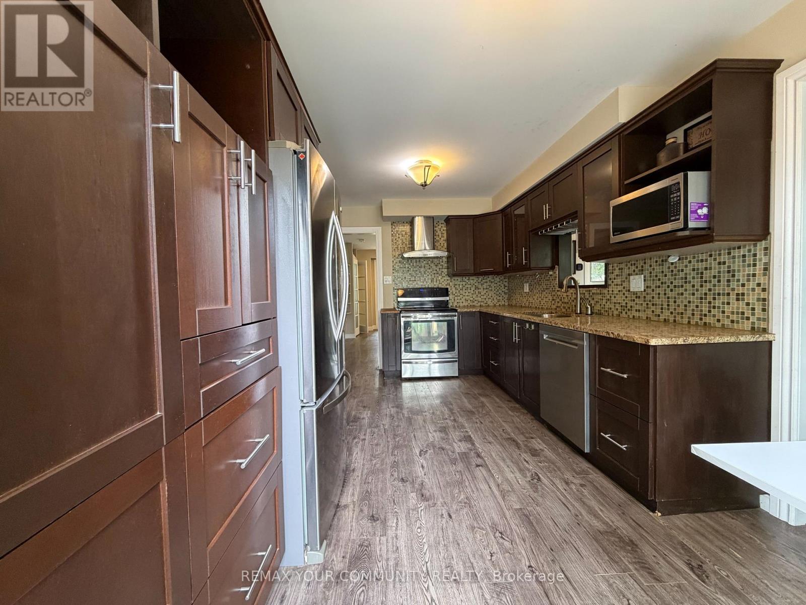 209 Yorkshire Drive, Newmarket, Ontario  L3Y 6K9 - Photo 17 - N13495178