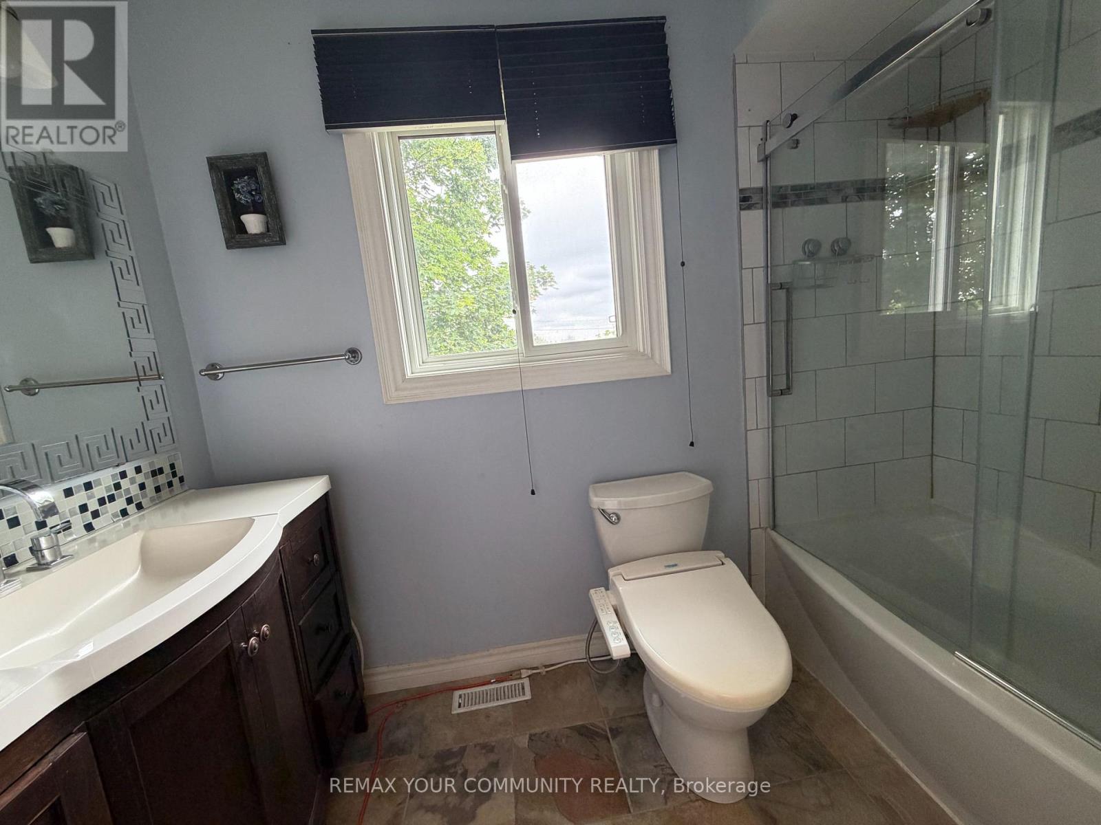 209 Yorkshire Drive, Newmarket, Ontario  L3Y 6K9 - Photo 30 - N13495178