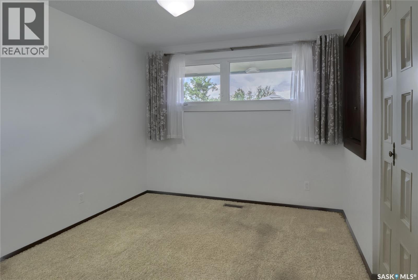 951 Grandview Street W, Moose Jaw, Saskatchewan  S6H 5M1 - Photo 12 - SK040765
