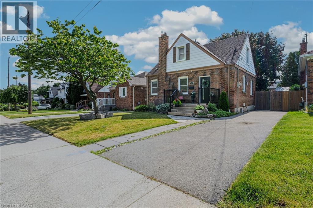 43 WOODBRIDGE Road, Hamilton, Ontario
