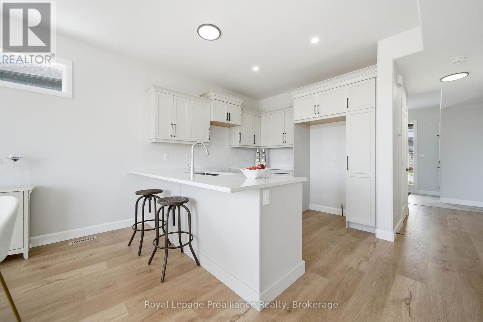 91 Raycroft Drive, Belleville, Ontario  K8N 0R5 - Photo 11 - X12714188