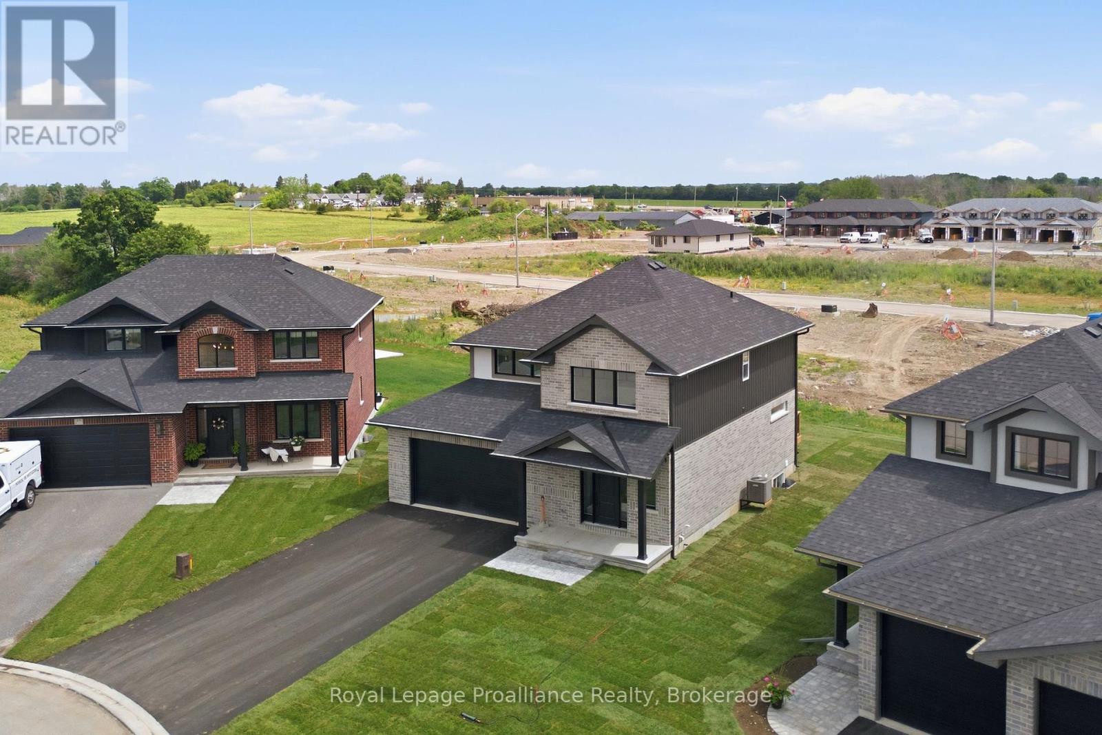91 Raycroft Drive, Belleville, Ontario  K8N 0R5 - Photo 4 - X12714188