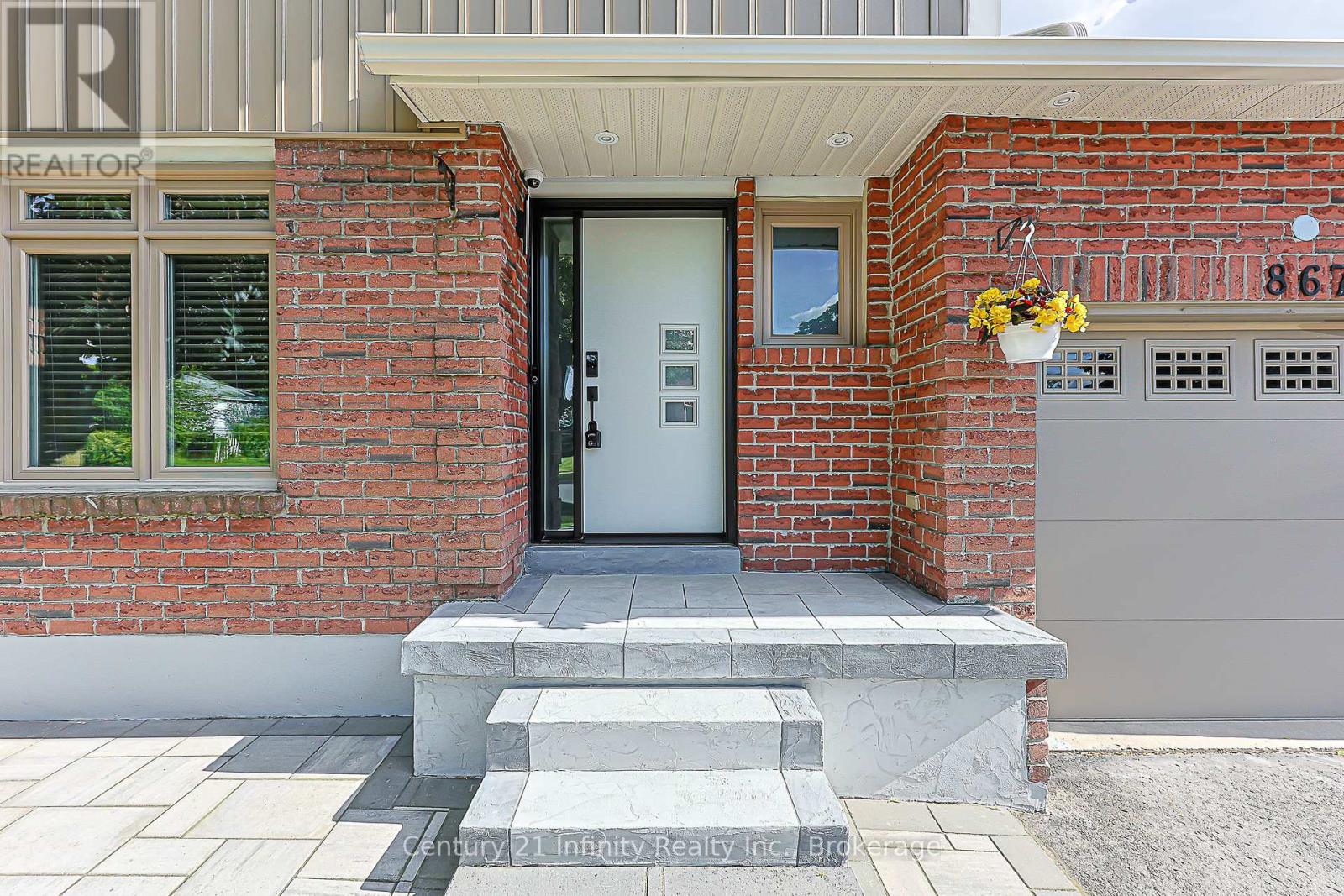 867 Renaissance Drive, Oshawa, Ontario  L1J 8K6 - Photo 2 - E13495224