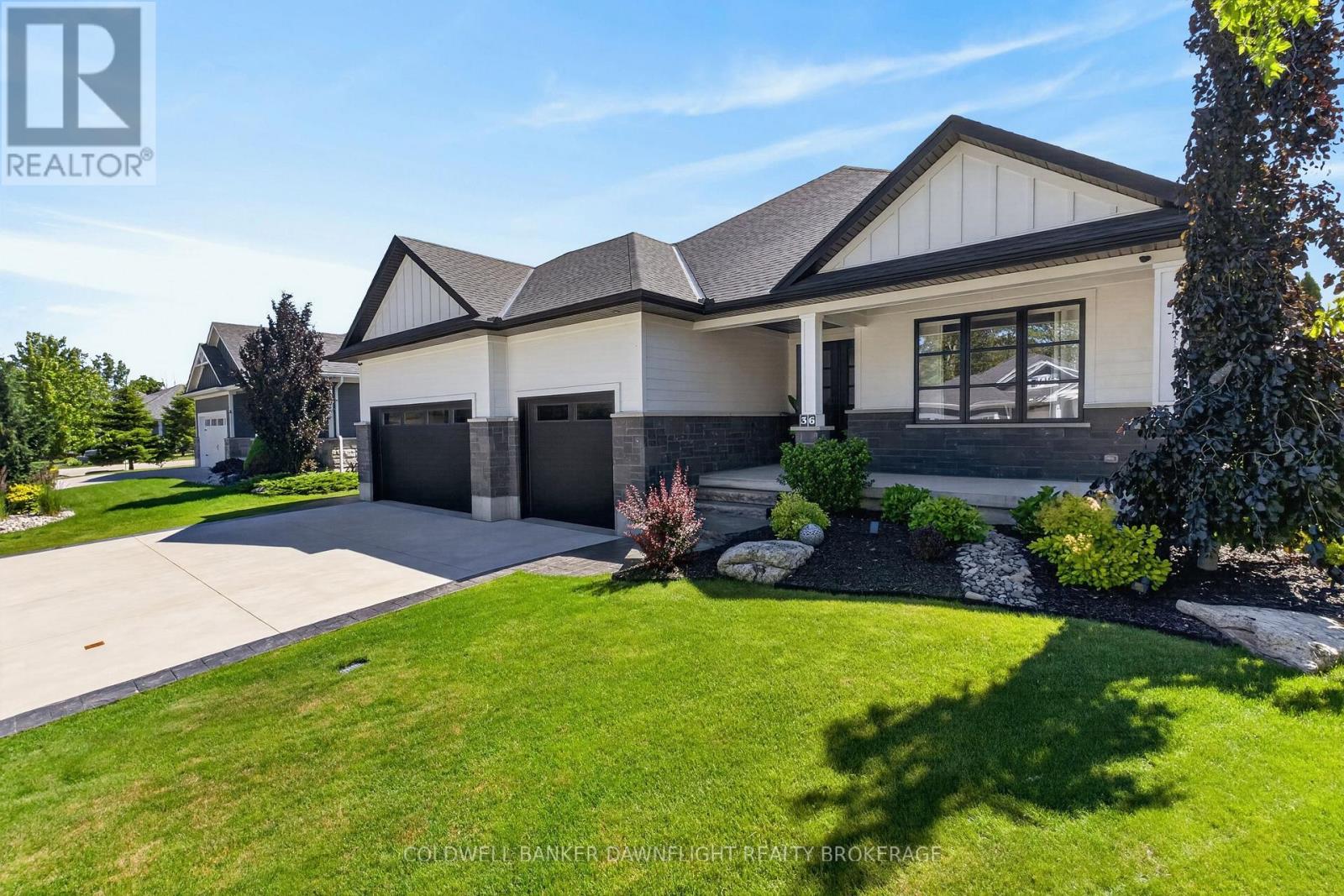 36 Erin Place, Lambton Shores, Ontario  N0M 1T0 - Photo 2 - X13495276
