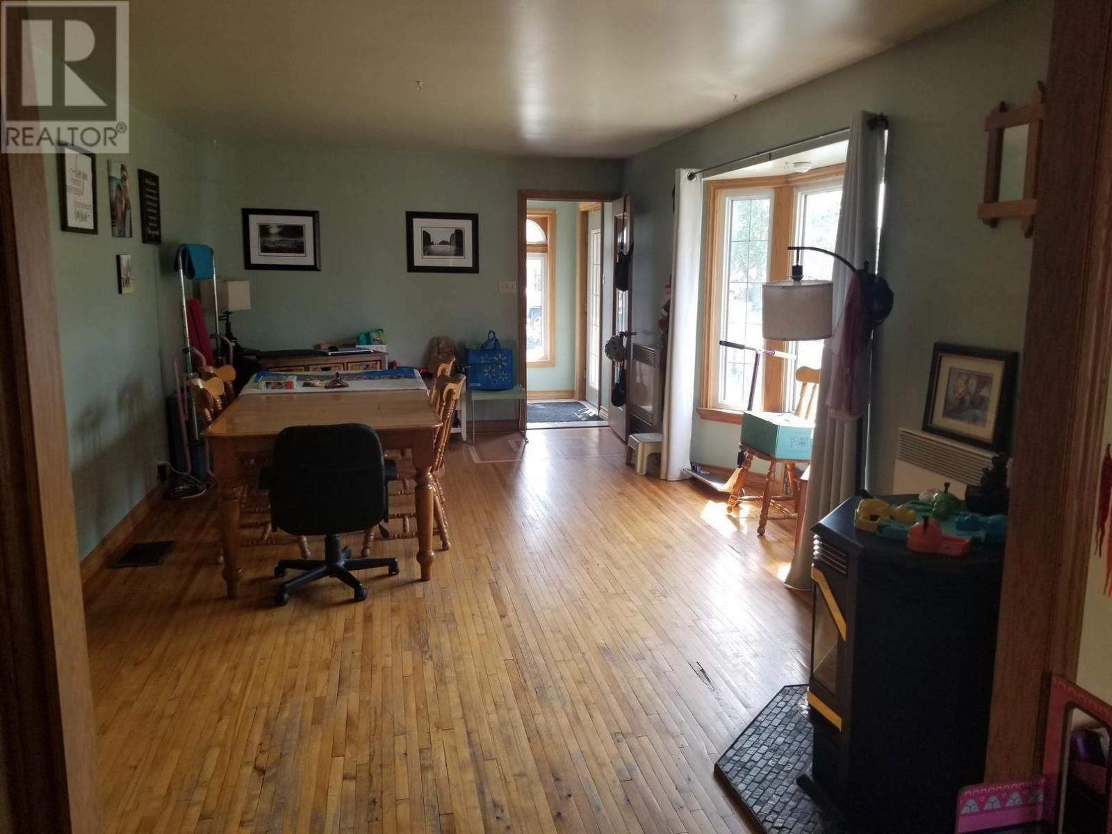 58 Laurier Ave, Terrace Bay, Ontario  P0T 2W0 - Photo 4 - TB2601710