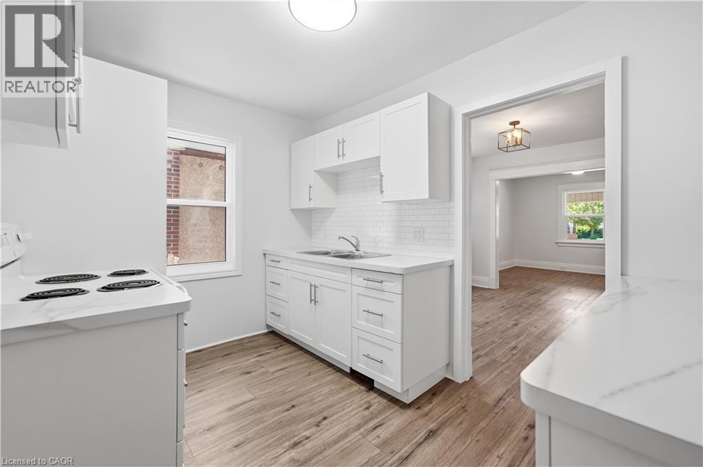 106 Carlton Street, St. Catharines, Ontario  L2R 1R3 - Photo 10 - 40842088