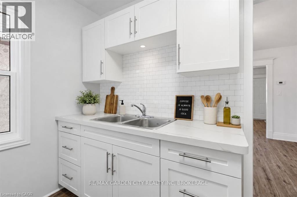 106 Carlton Street, St. Catharines, Ontario  L2R 1R3 - Photo 11 - 40842088