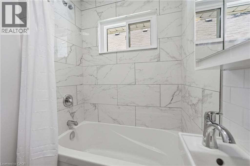 106 Carlton Street, St. Catharines, Ontario  L2R 1R3 - Photo 15 - 40842088