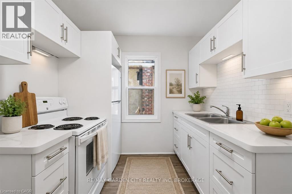 106 Carlton Street, St. Catharines, Ontario  L2R 1R3 - Photo 8 - 40842088