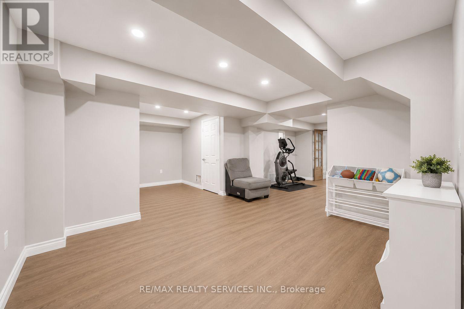 17 National Crescent, Brampton, Ontario  L7A 1H1 - Photo 38 - W13493054