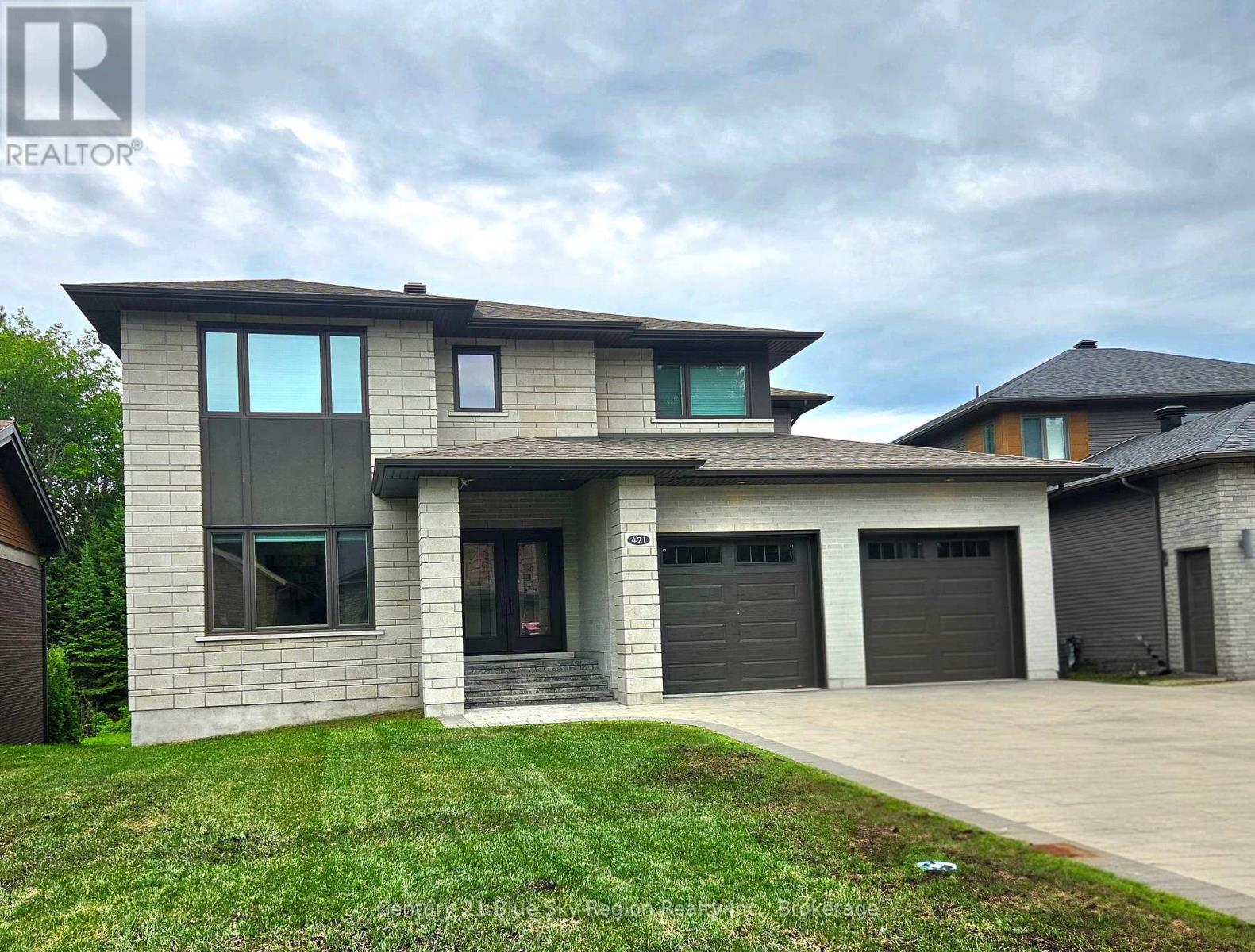 421 PEARCE STREET, North Bay, Ontario