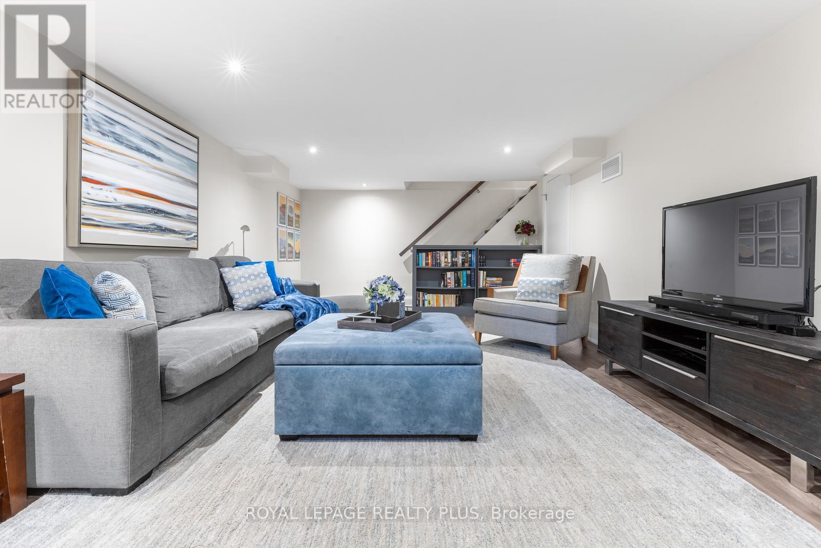 42 Edgemore Drive, Toronto, Ontario  M8Y 2N3 - Photo 34 - W13488628