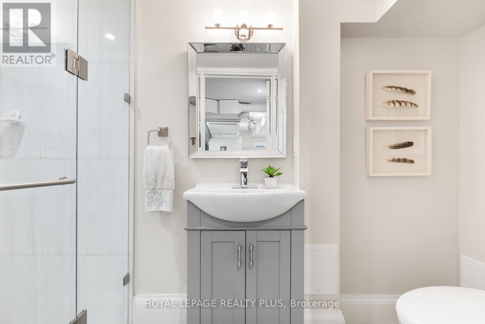 42 Edgemore Drive, Toronto, Ontario  M8Y 2N3 - Photo 37 - W13488628