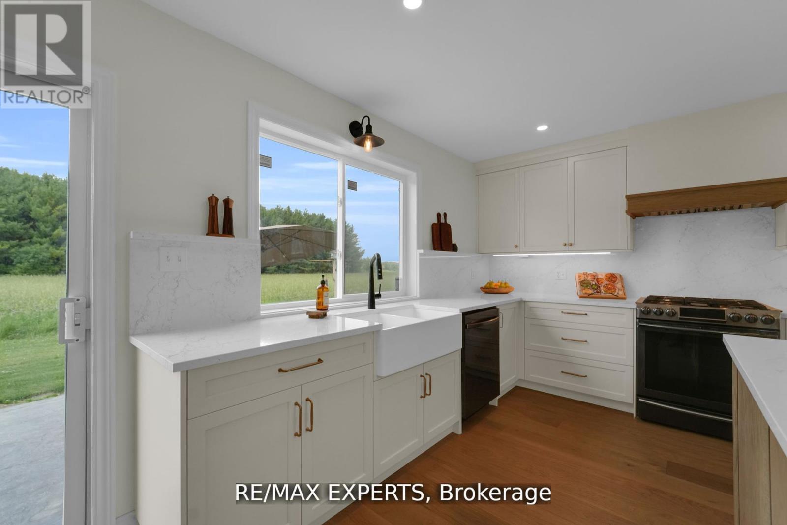 46 Scenic Drive, Mapleton, Ontario  N0G 1P0 - Photo 23 - X13495406