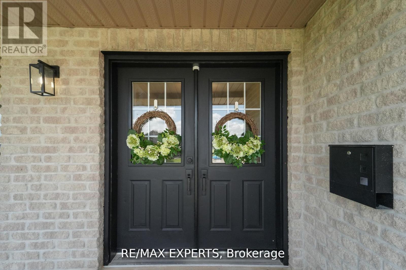 46 Scenic Drive, Mapleton, Ontario  N0G 1P0 - Photo 7 - X13495406