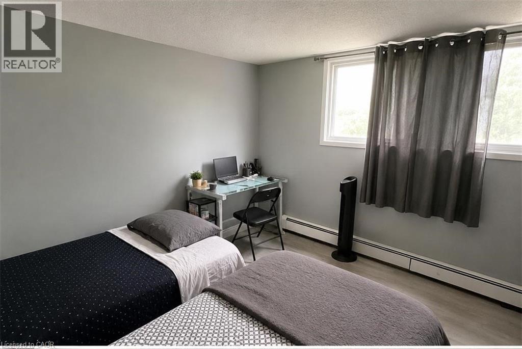 318 Erb Street Unit# 1, Waterloo, Ontario  N2L 1W3 - Photo 3 - 40843224