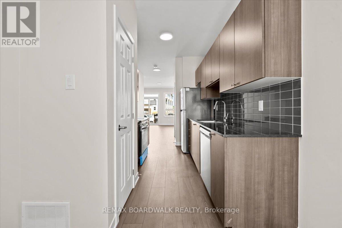 241 Lamarche Avenue, Ottawa, Ontario  K1W 0M5 - Photo 3 - X13495562