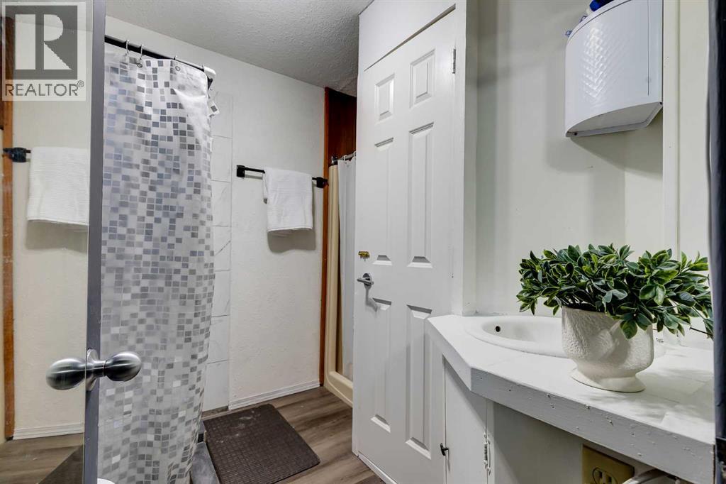 2906 17 Street Sw, Calgary, Alberta  T2T 4N5 - Photo 10 - A2318523