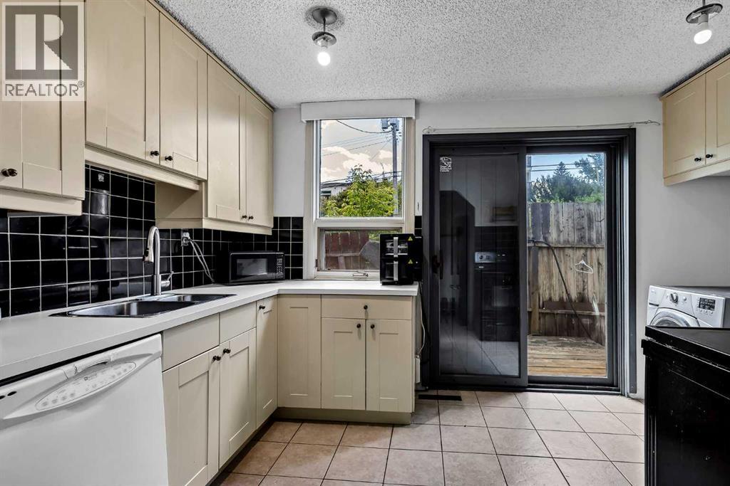 2906 17 Street Sw, Calgary, Alberta  T2T 4N5 - Photo 16 - A2318523