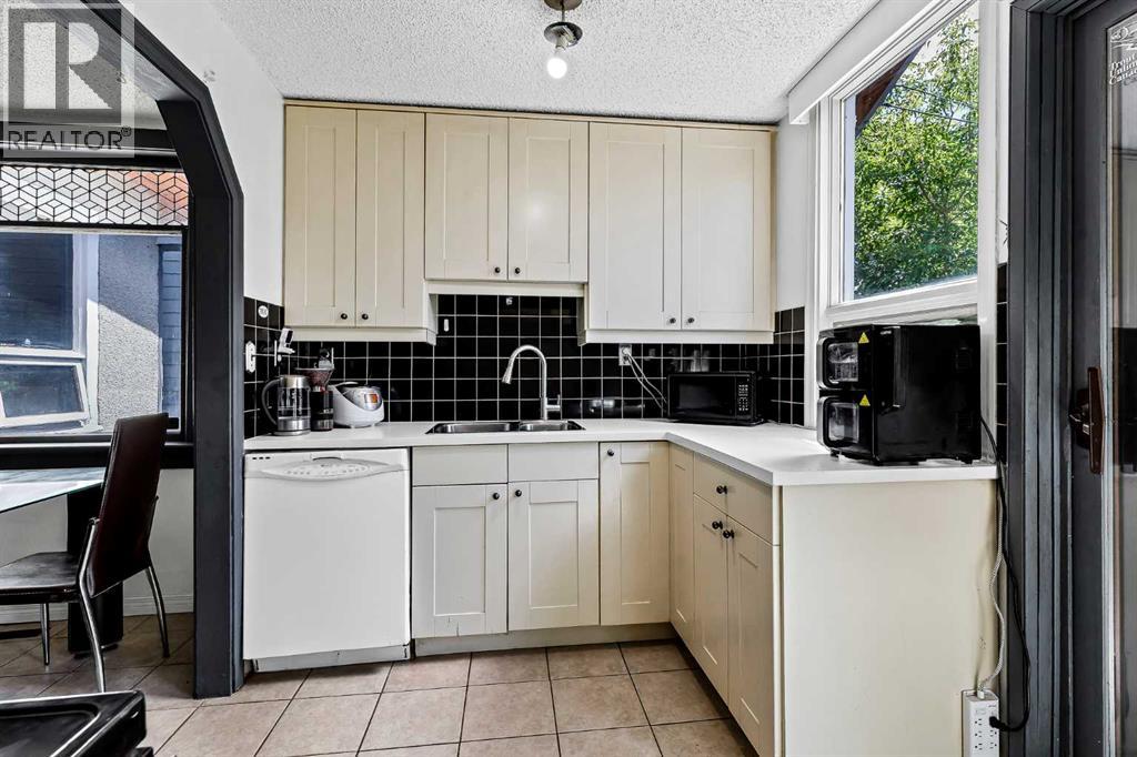 2906 17 Street Sw, Calgary, Alberta  T2T 4N5 - Photo 19 - A2318523