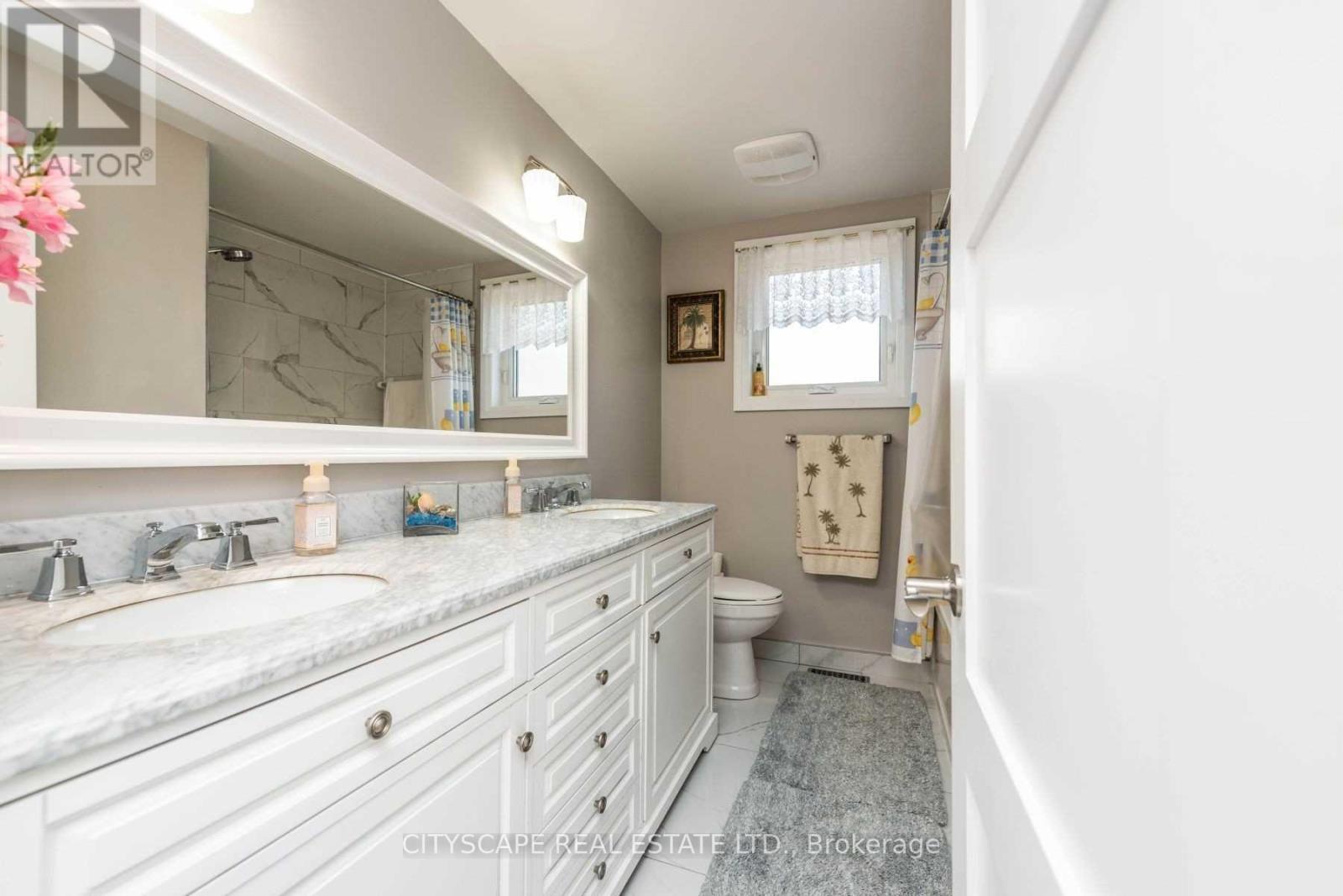 Upper - 2724 Lakeshore Boulevard W, Toronto, Ontario  M8V 1G8 - Photo 35 - W13491514