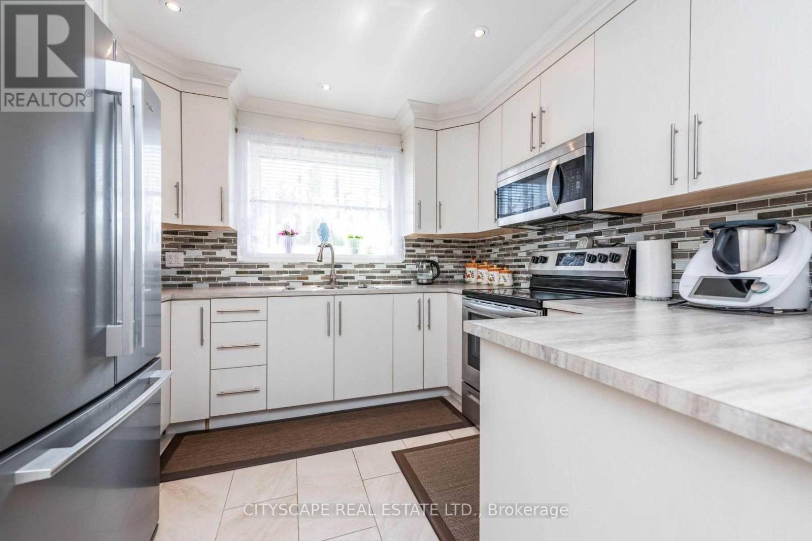 Upper - 2724 Lakeshore Boulevard W, Toronto, Ontario  M8V 1G8 - Photo 16 - W13491514