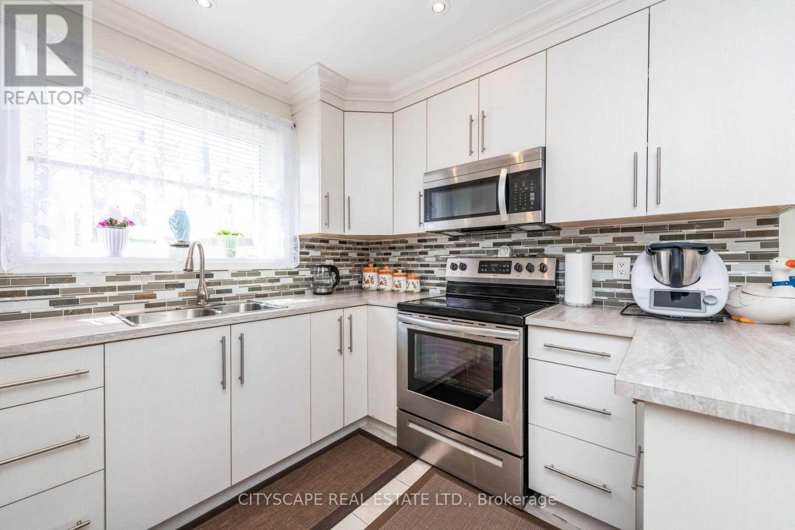 Upper - 2724 Lakeshore Boulevard W, Toronto, Ontario  M8V 1G8 - Photo 20 - W13491514