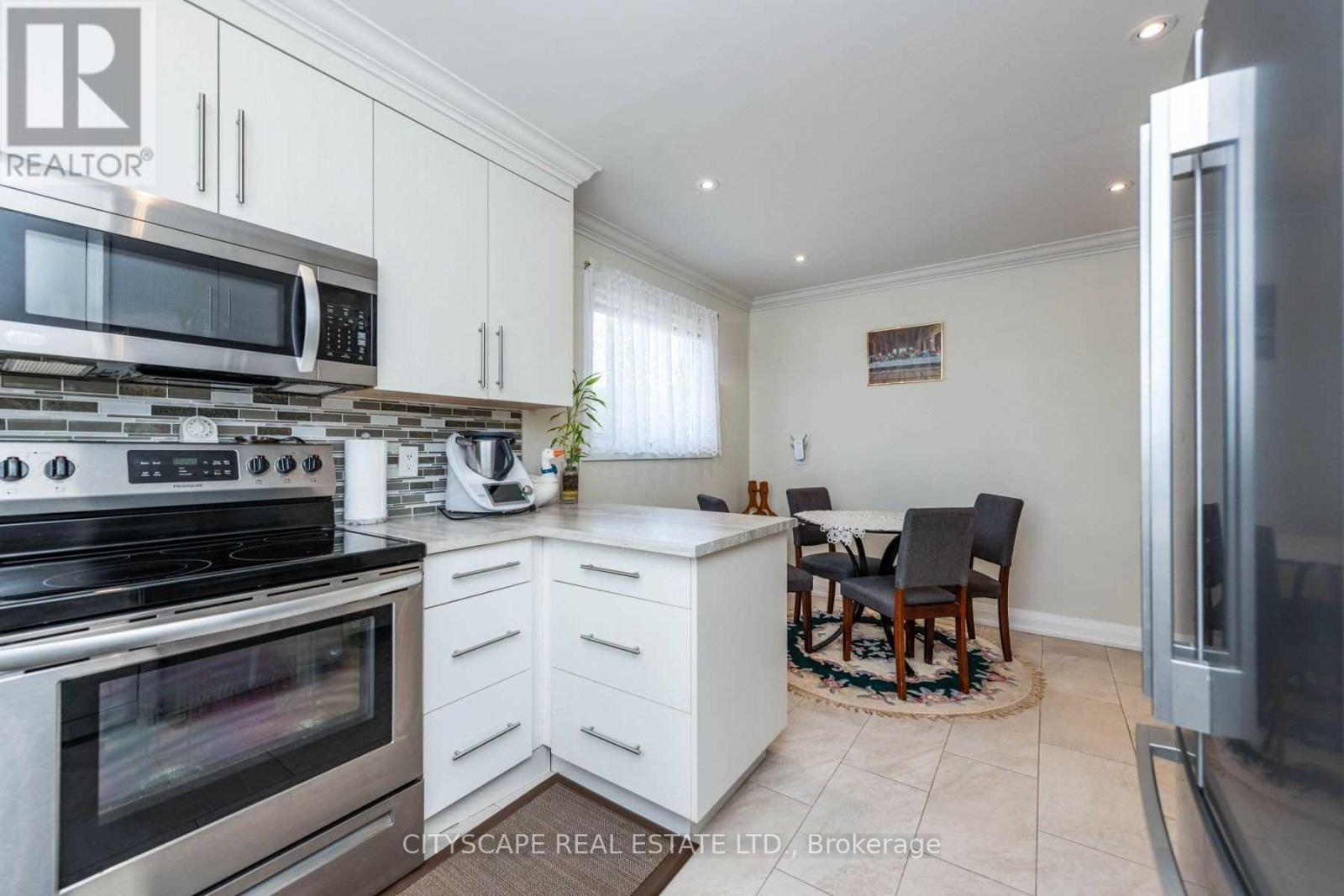 Upper - 2724 Lakeshore Boulevard W, Toronto, Ontario  M8V 1G8 - Photo 17 - W13491514