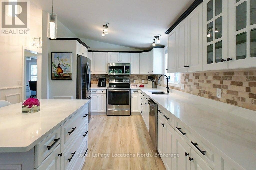 13 Pennsylvania Avenue, Wasaga Beach, Ontario  L9Z 3A8 - Photo 11 - S13495544