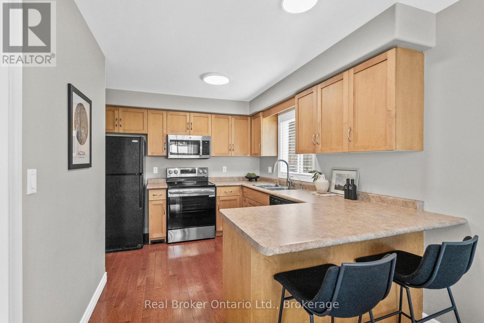 4 Beardmore Crescent, Halton Hills, Ontario  L7J 2Y9 - Photo 11 - W13495582