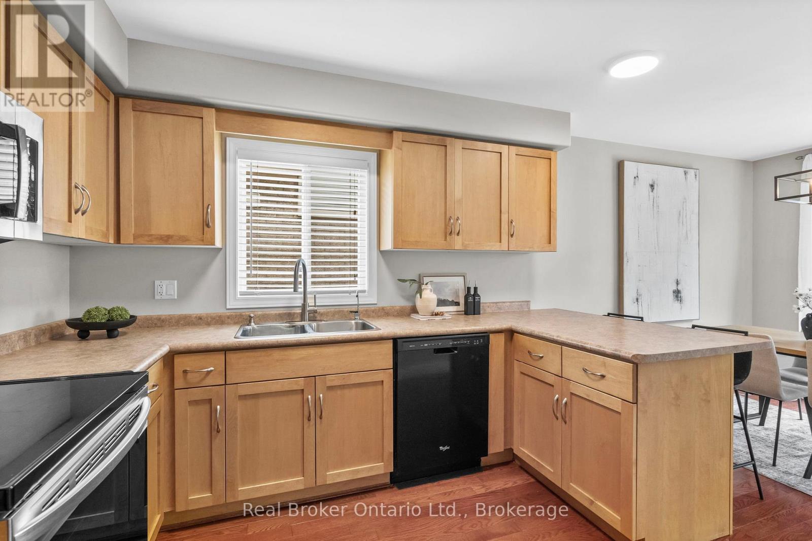 4 Beardmore Crescent, Halton Hills, Ontario  L7J 2Y9 - Photo 14 - W13495582