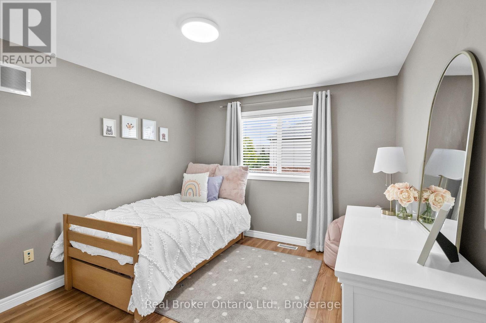 4 Beardmore Crescent, Halton Hills, Ontario  L7J 2Y9 - Photo 21 - W13495582