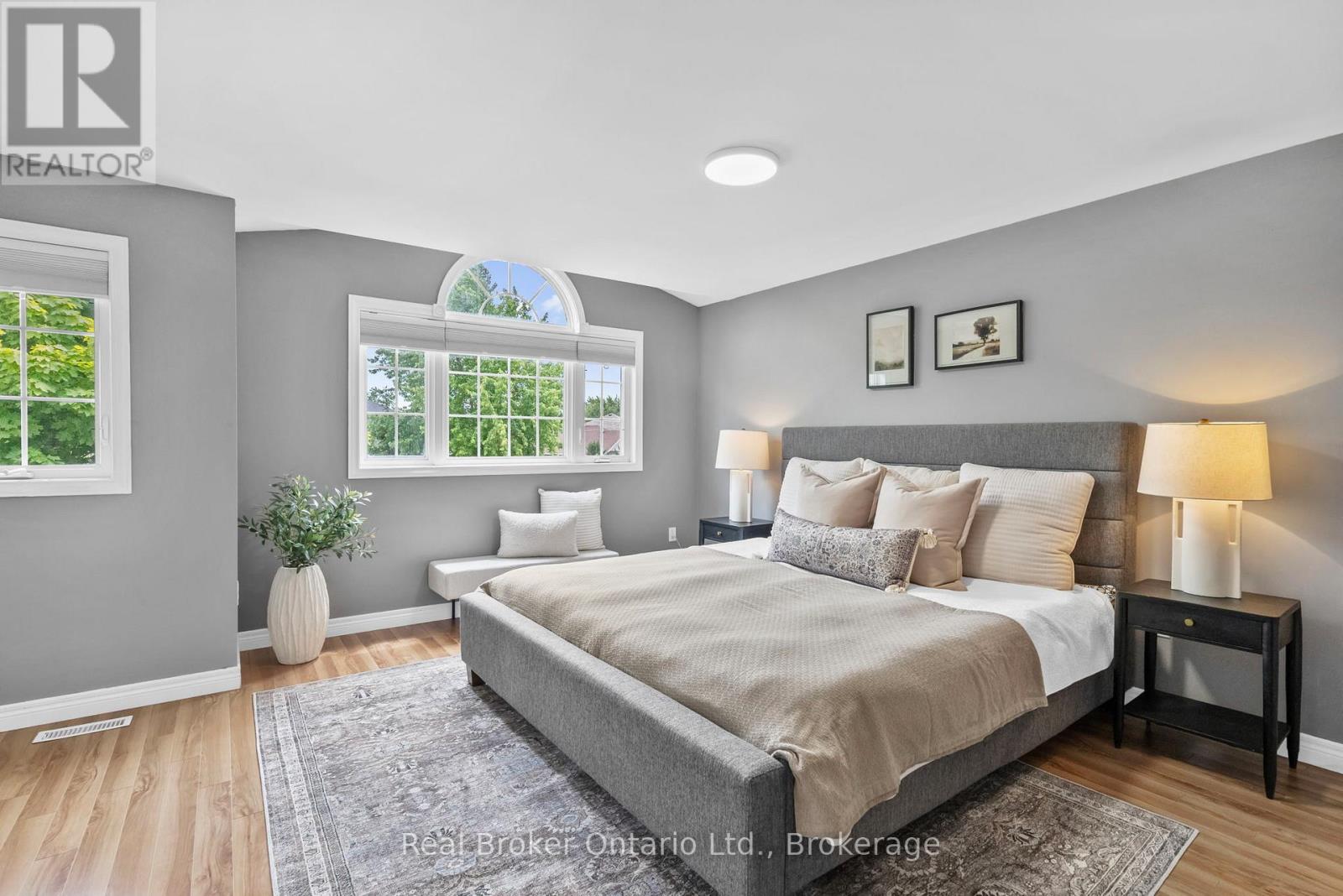 4 Beardmore Crescent, Halton Hills, Ontario  L7J 2Y9 - Photo 24 - W13495582