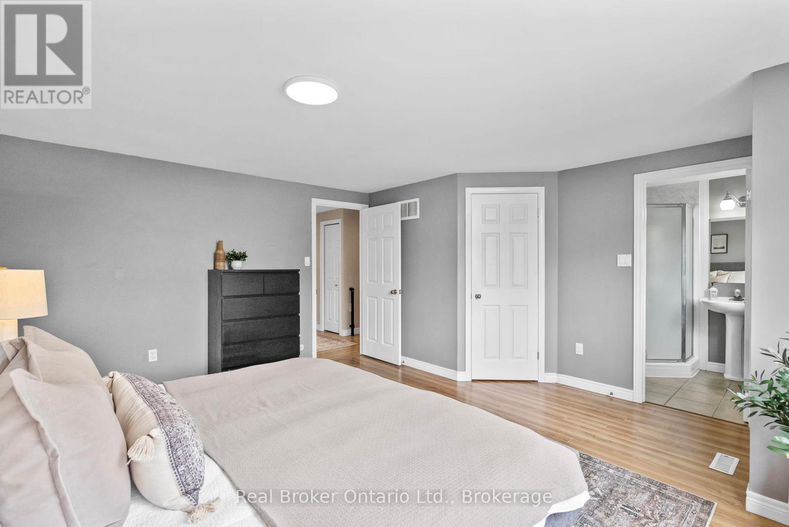 4 Beardmore Crescent, Halton Hills, Ontario  L7J 2Y9 - Photo 25 - W13495582