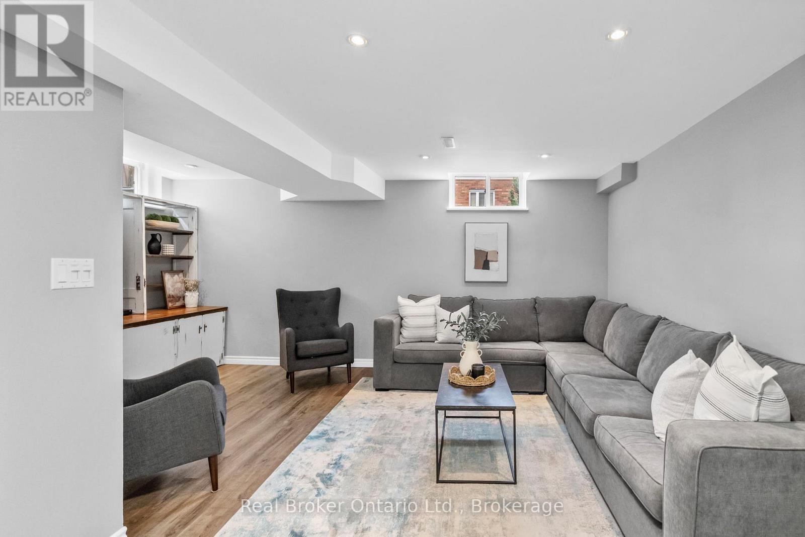 4 Beardmore Crescent, Halton Hills, Ontario  L7J 2Y9 - Photo 29 - W13495582