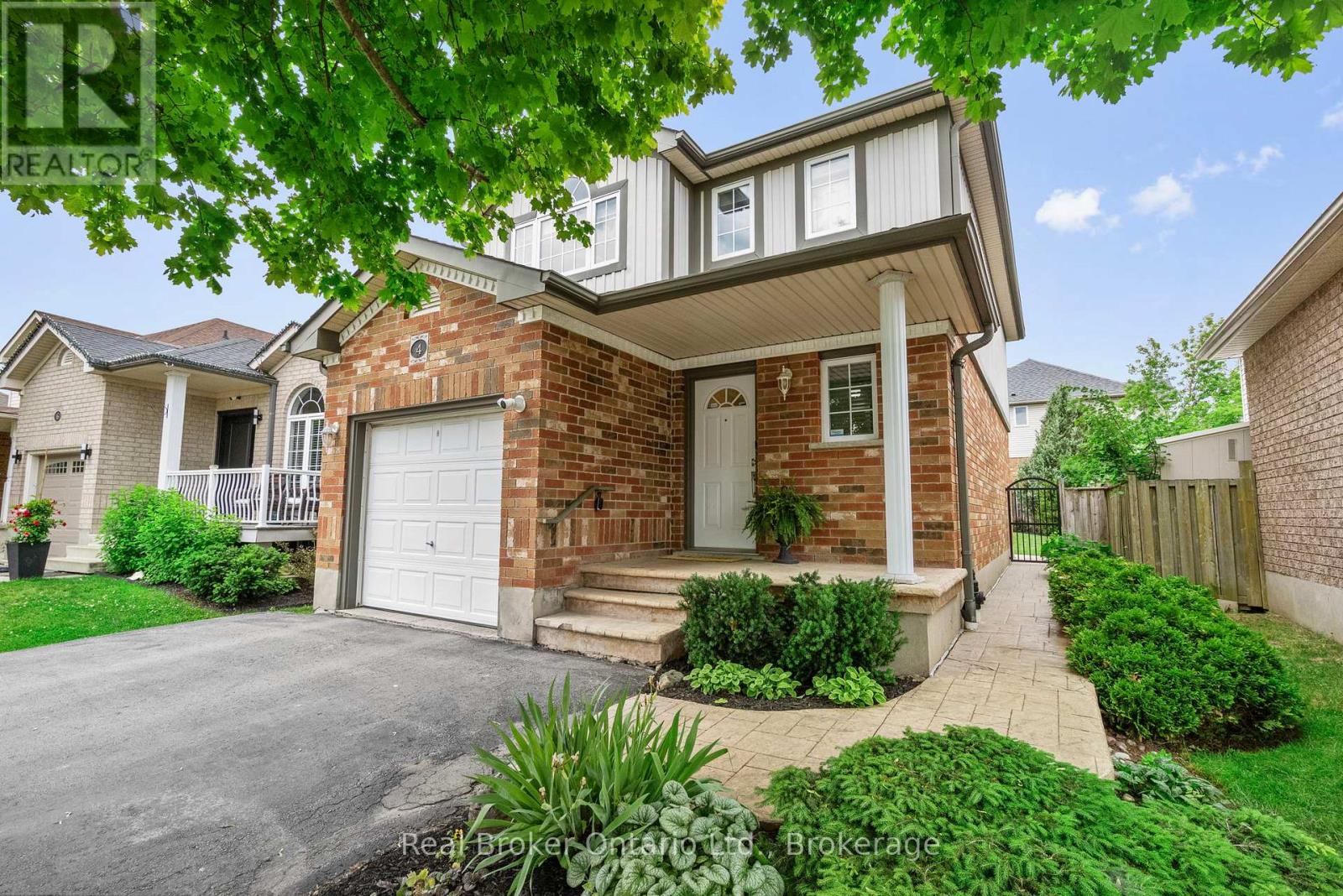 4 Beardmore Crescent, Halton Hills, Ontario  L7J 2Y9 - Photo 3 - W13495582
