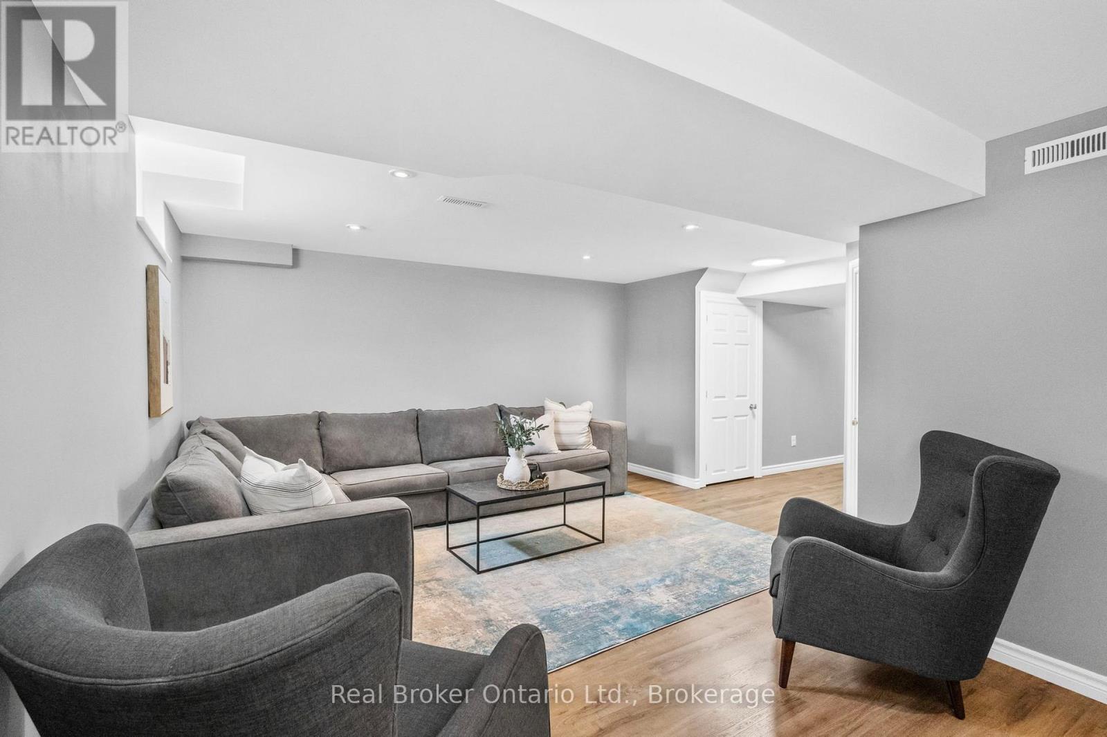 4 Beardmore Crescent, Halton Hills, Ontario  L7J 2Y9 - Photo 32 - W13495582