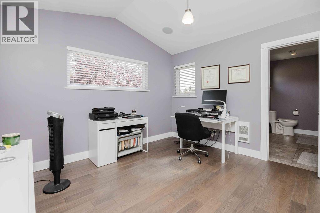 1032 Woodsworth Road, Gibsons, British Columbia  V0N 1V7 - Photo 23 - R3140372