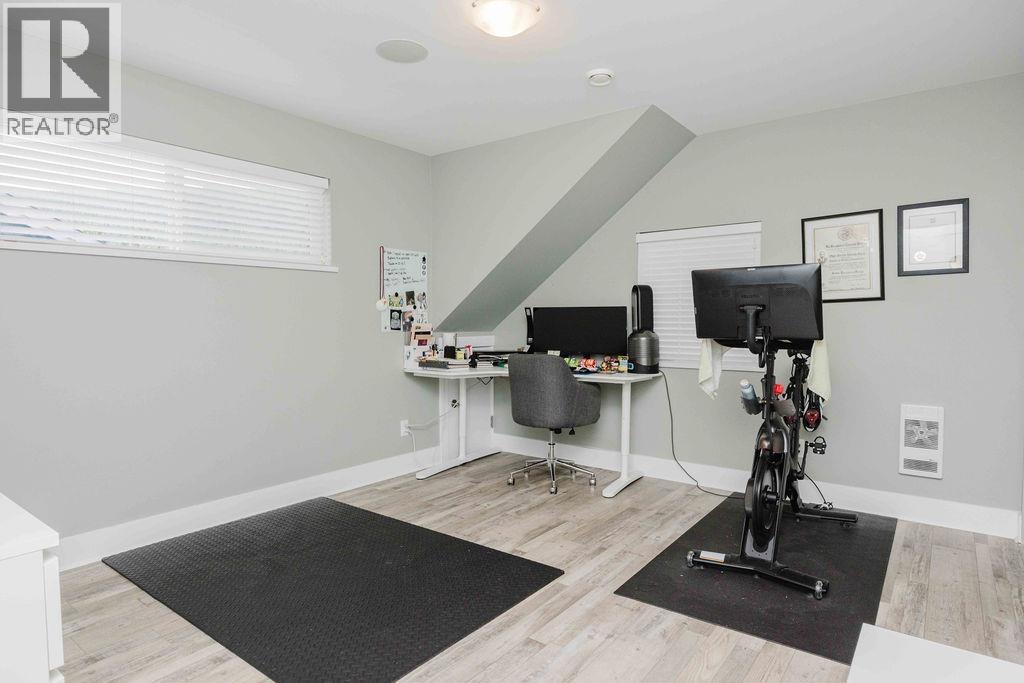 1032 Woodsworth Road, Gibsons, British Columbia  V0N 1V7 - Photo 27 - R3140372