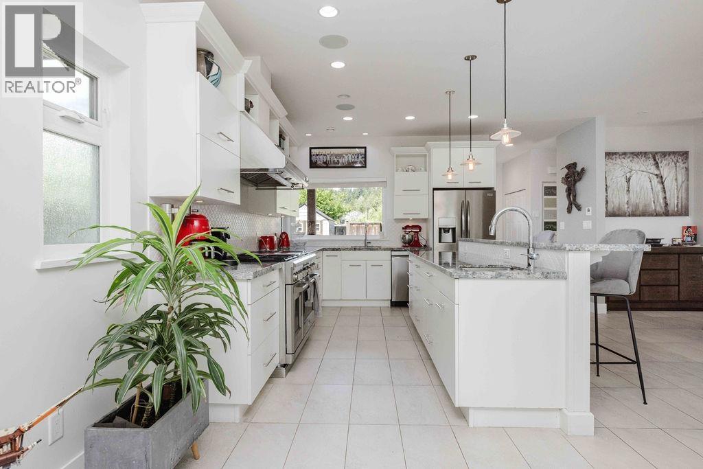 1032 Woodsworth Road, Gibsons, British Columbia  V0N 1V7 - Photo 8 - R3140372