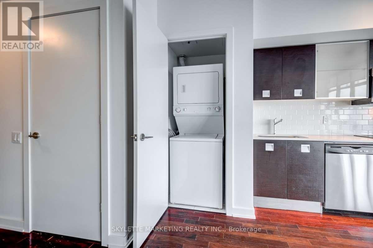 3702 - 33 Charles Street E, Toronto, Ontario  M4Y 0A2 - Photo 10 - C13495478