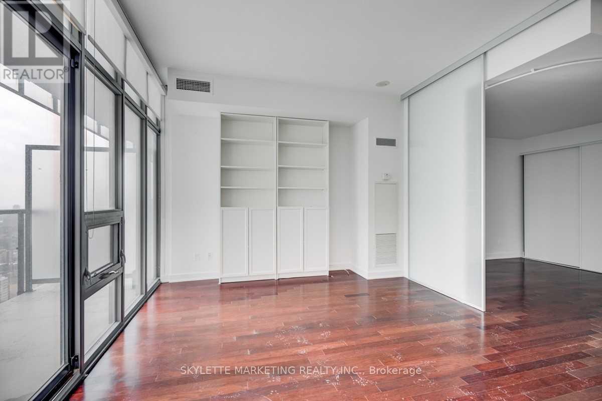 3702 - 33 Charles Street E, Toronto, Ontario  M4Y 0A2 - Photo 4 - C13495478
